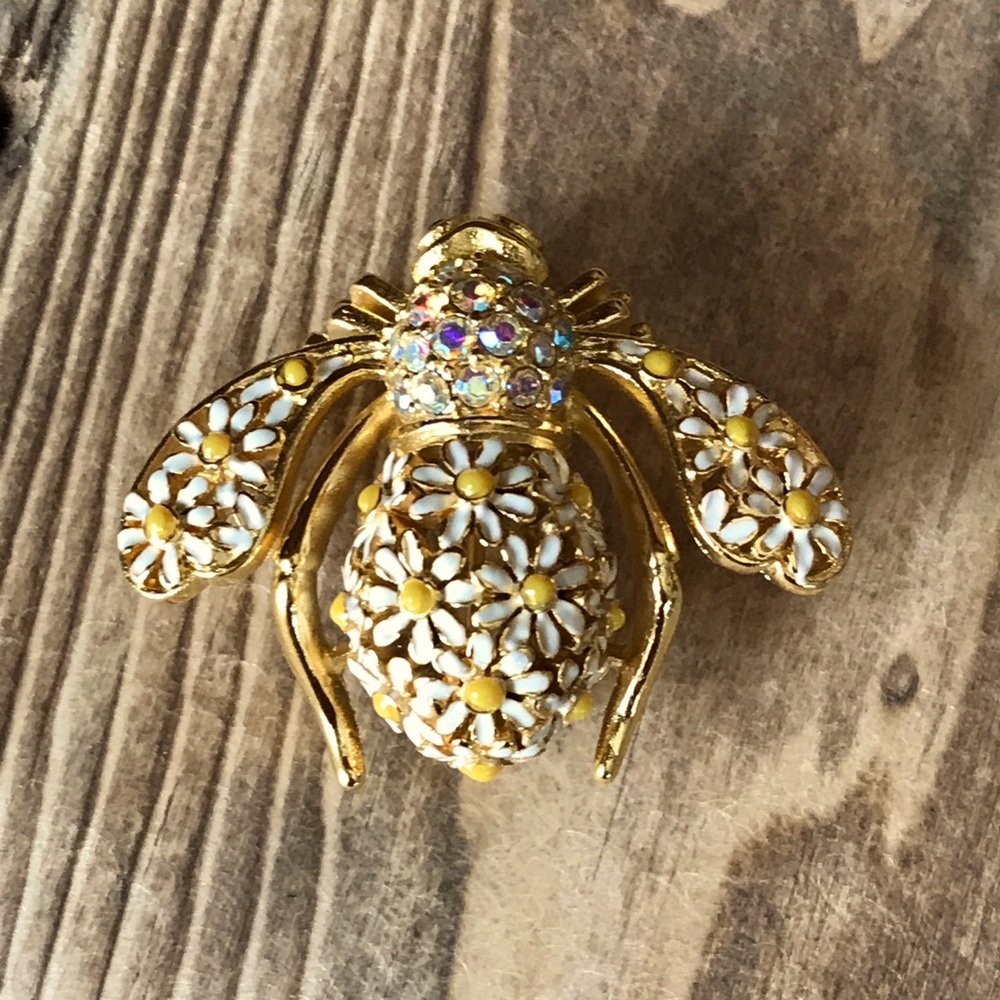 Summer Daisies Bee Brooch - Joan Rivers - Picture 4 of 7